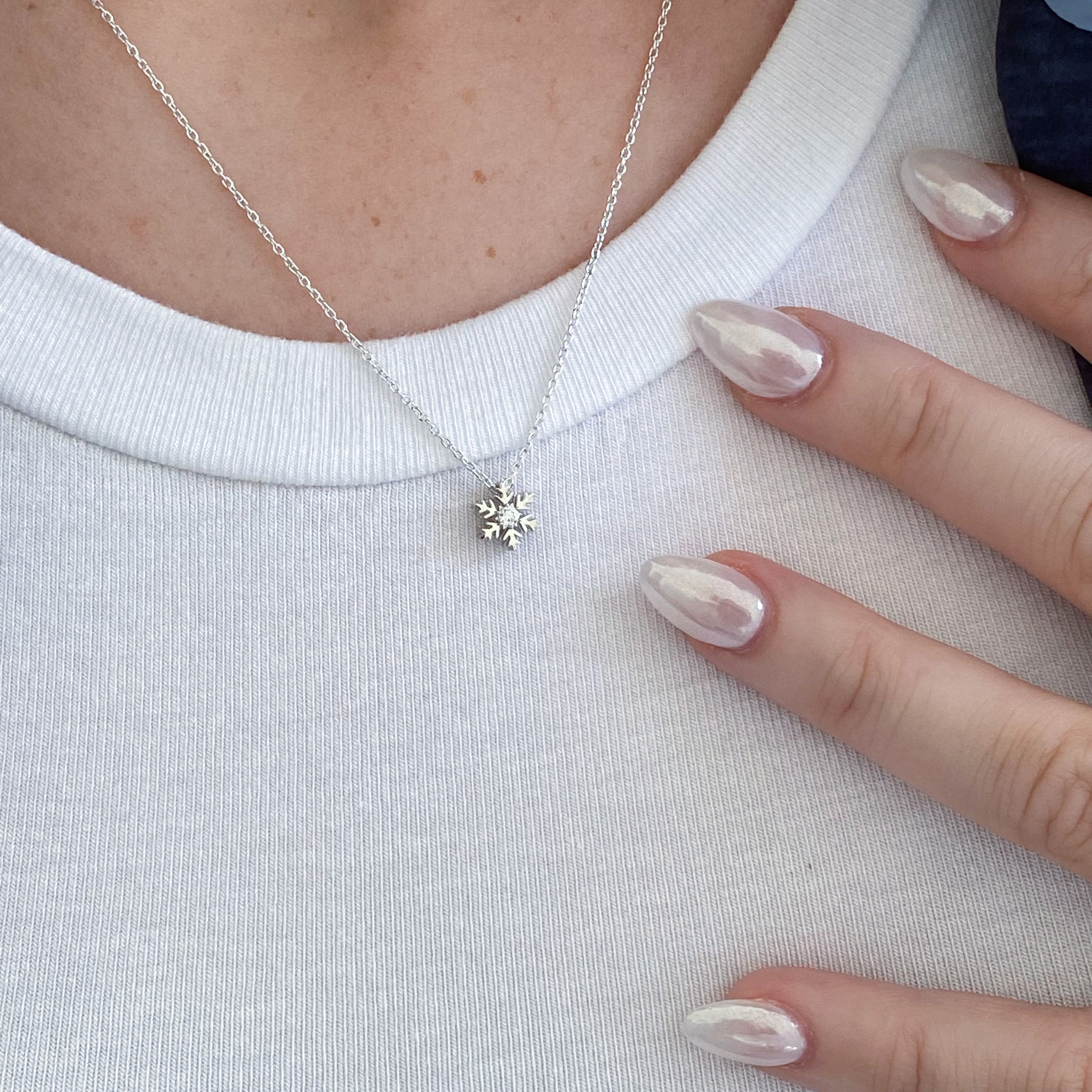 Small Diamond Snowflake Necklace in 9ct White Gold