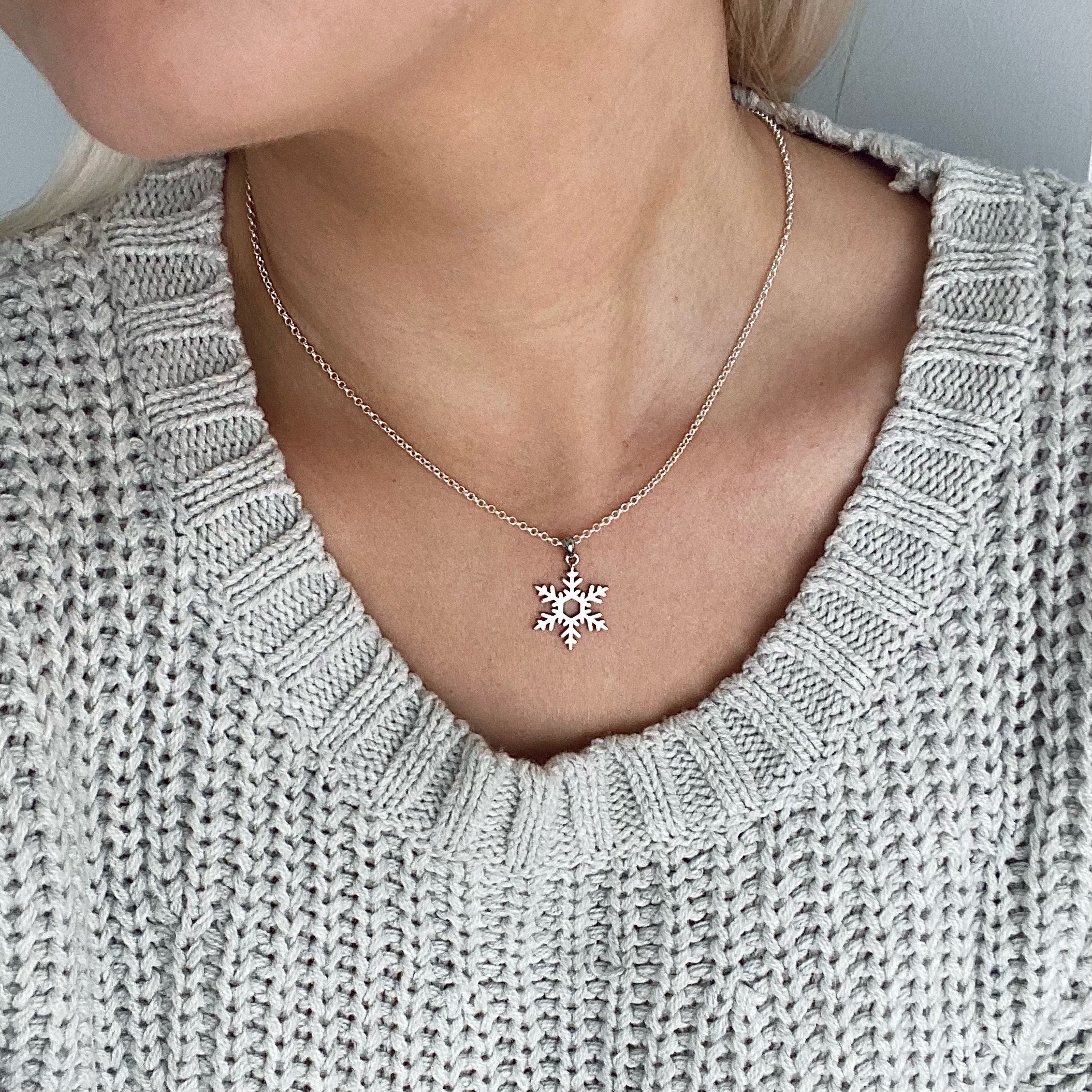 Snowflake Necklace in Sterling Silver1