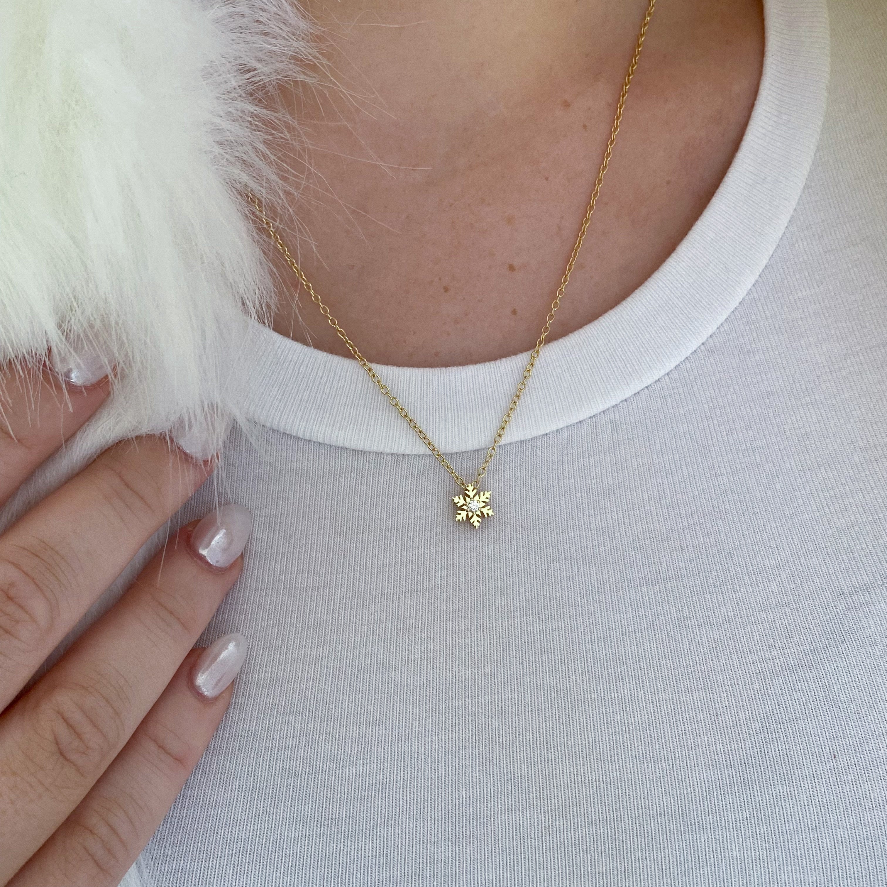 Petite Diamond Snowflake Necklace in 18ct Gold